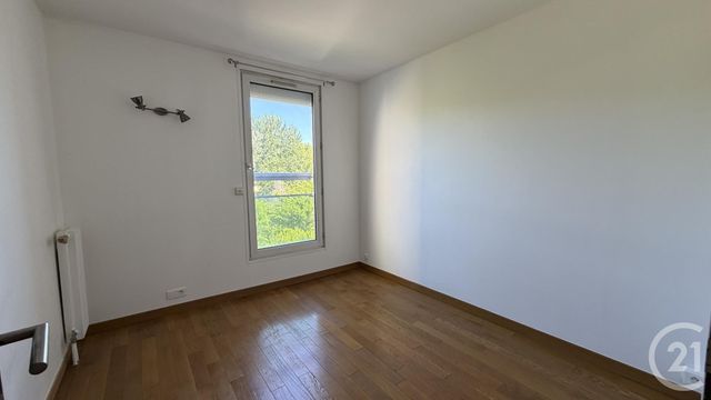 Appartement 4 pièces &agrave; louer - 4 pi&egrave;ces - 85 m2 - Noisy Le Grand - 93 - ILE-DE-FRANCE
