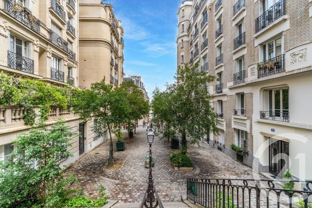 Appartement 2 pièces &agrave; vendre - 2 pi&egrave;ces - 42,21 m2 - Paris - 75018 - ILE-DE-FRANCE