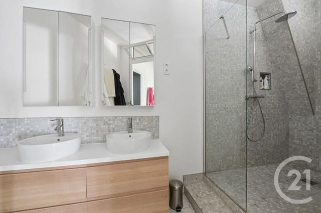 Appartement 3 pièces &agrave; vendre - 3 pi&egrave;ces - 83,11 m2 - Paris - 75018 - ILE-DE-FRANCE