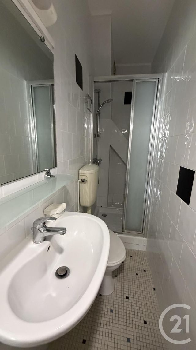 Appartement 2 pièces &agrave; louer - 2 pi&egrave;ces - 39,36 m2 - Paris - 75018 - ILE-DE-FRANCE