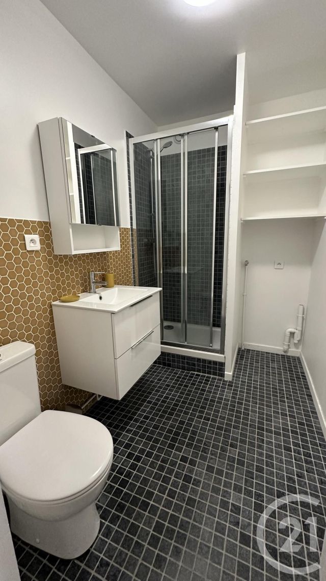 Appartement Studio &agrave; louer - 1 pi&egrave;ce - 25,42 m2 - Paris - 75018 - ILE-DE-FRANCE