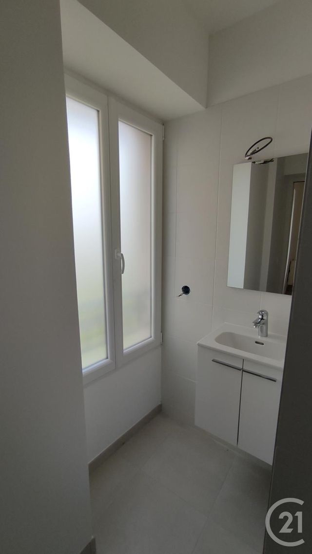 Appartement Studio &agrave; louer - 1 pi&egrave;ce - 27,06 m2 - Corbeil Essonnes - 91 - ILE-DE-FRANCE