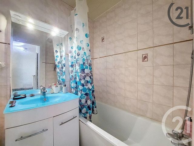 Appartement F2 à vendre - 2 pièces - 33 m2 - Corbeil Essonnes - 91 - ILE-DE-FRANCE