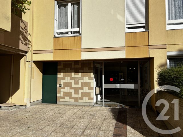 Appartement à vendre - 4 pièces - 75 m2 - Corbeil Essonnes - 91 - ILE-DE-FRANCE