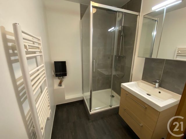 Appartement F3 &agrave; louer - 3 pi&egrave;ces - 50,04 m2 - Corbeil Essonnes - 91 - ILE-DE-FRANCE