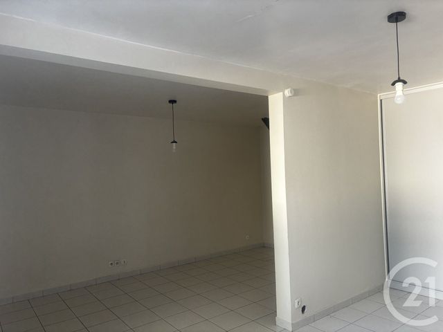 Appartement Local à vendre - 5 pièces - 300 m2 - Corbeil Essonnes - 91 - ILE-DE-FRANCE