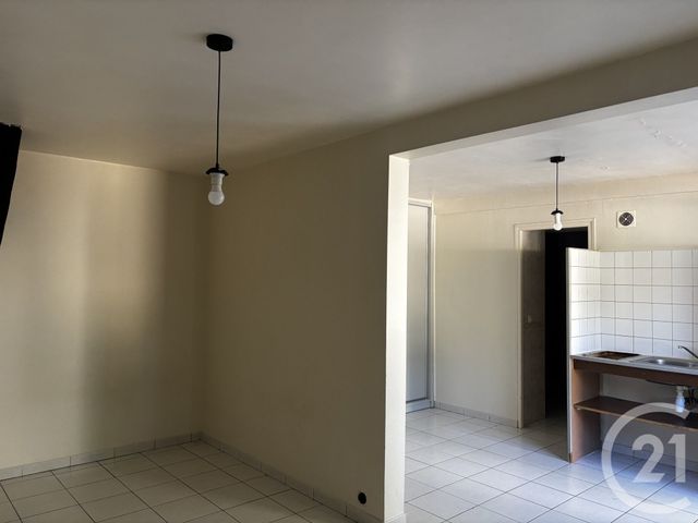 Appartement Local à vendre - 5 pièces - 300 m2 - Corbeil Essonnes - 91 - ILE-DE-FRANCE
