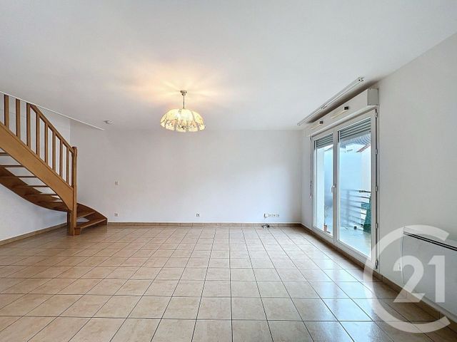 Appartement à vendre - 3 pièces - 67 m2 - St Germain Les Corbeil - 91 - ILE-DE-FRANCE