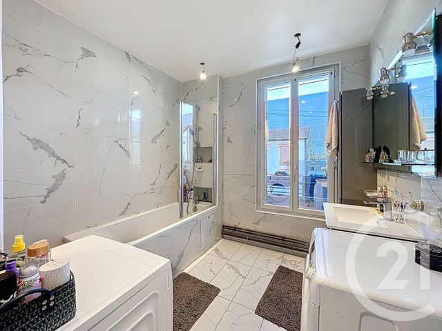 Maison à vendre - 9 pièces - 220,69 m2 - Villeneuve St Georges - 94 - ILE-DE-FRANCE