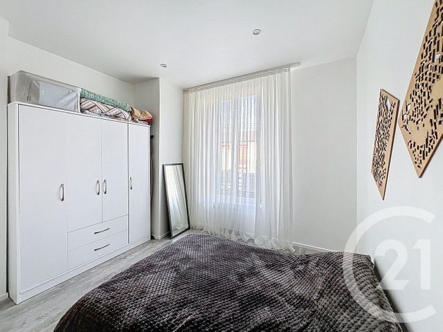 Maison à vendre - 9 pièces - 220,69 m2 - Villeneuve St Georges - 94 - ILE-DE-FRANCE