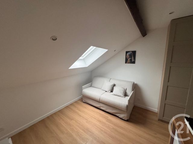 Appartement Studio &agrave; louer - 1 pi&egrave;ce - 9,88 m2 - Corbeil Essonnes - 91 - ILE-DE-FRANCE