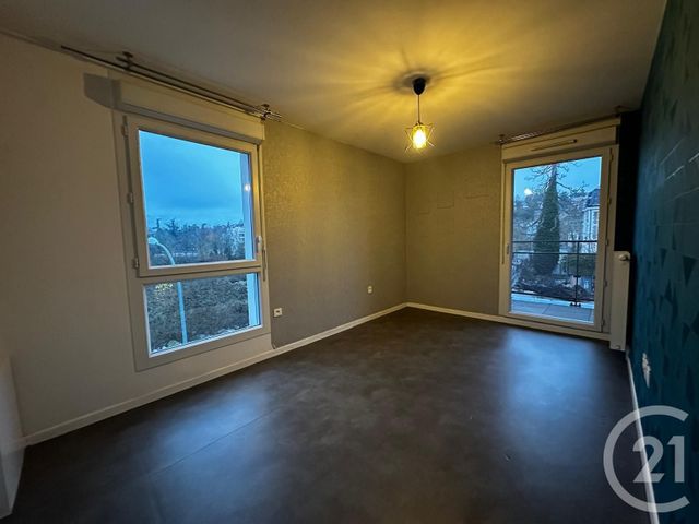 Appartement F5 &agrave; louer - 5 pi&egrave;ces - 91,04 m2 - Corbeil Essonnes - 91 - ILE-DE-FRANCE