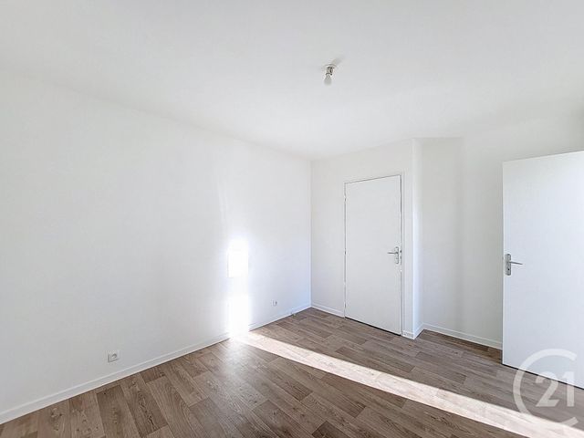 Appartement F4 &agrave; vendre - 4 pi&egrave;ces - 72,75 m2 - Corbeil Essonnes - 91 - ILE-DE-FRANCE