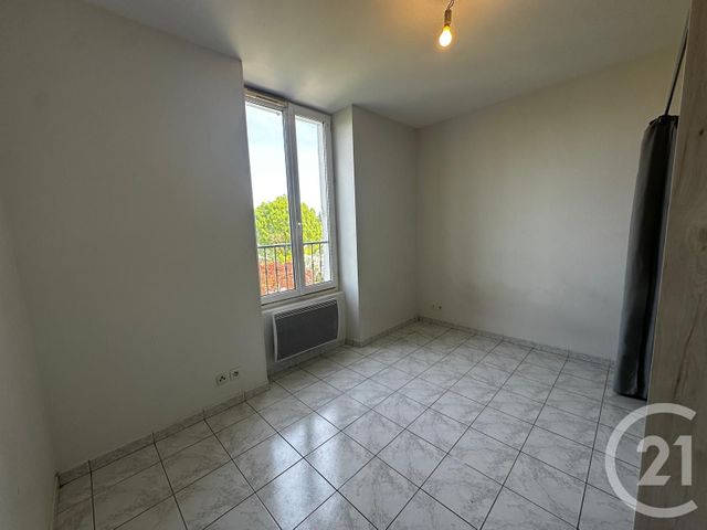 Appartement F2 &agrave; louer - 2 pi&egrave;ces - 30,90 m2 - Corbeil Essonnes - 91 - ILE-DE-FRANCE