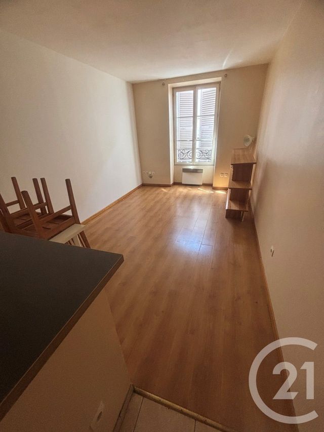 Appartement F1 &agrave; louer - 1 pi&egrave;ce - 26,97 m2 - Corbeil Essonnes - 91 - ILE-DE-FRANCE
