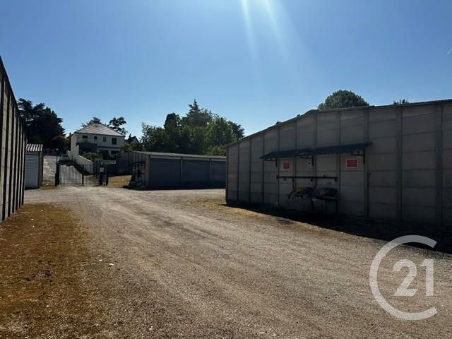 parking - SAINTRY SUR SEINE - 91
