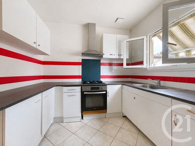 Appartement &agrave; vendre - 3 pi&egrave;ces - 57 m2 - Corbeil Essonnes - 91 - ILE-DE-FRANCE