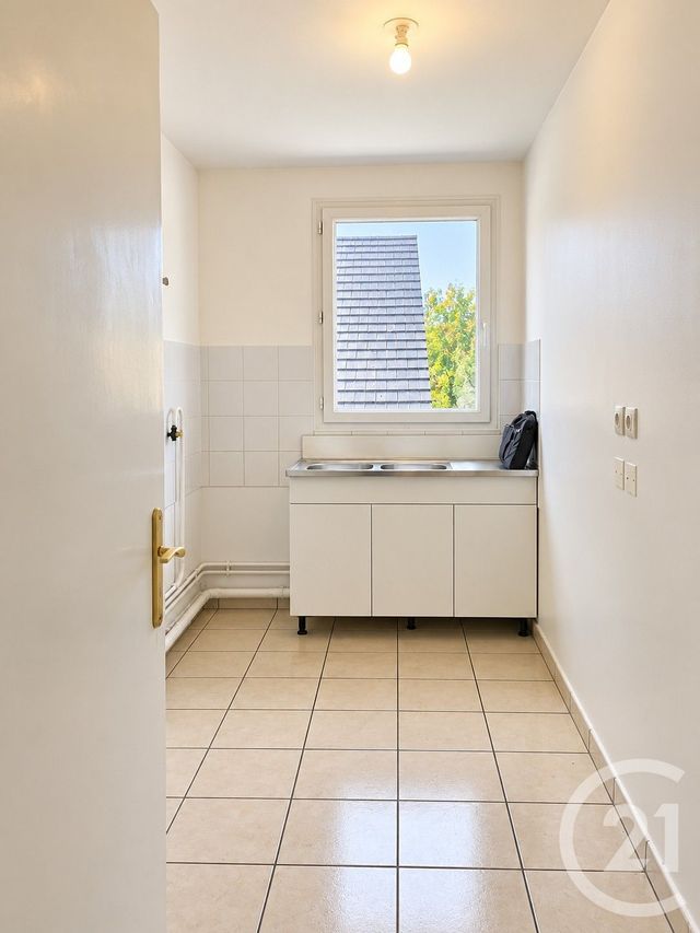 Appartement T3 &agrave; vendre - 3 pi&egrave;ces - 56,59 m2 - Ste Genevieve Des Bois - 91 - ILE-DE-FRANCE