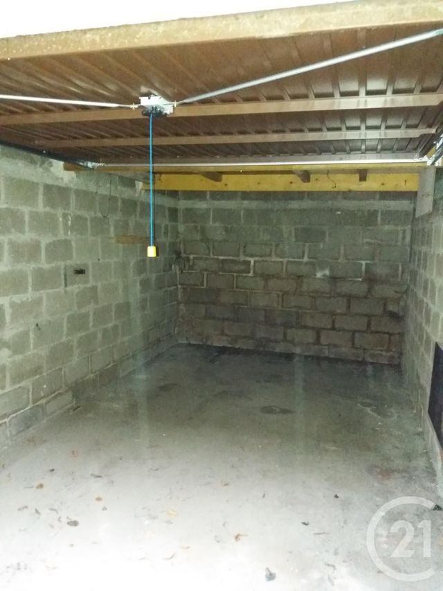 Parking &agrave; louer - 10 m2 - Corbeil Essonnes - 91 - ILE-DE-FRANCE