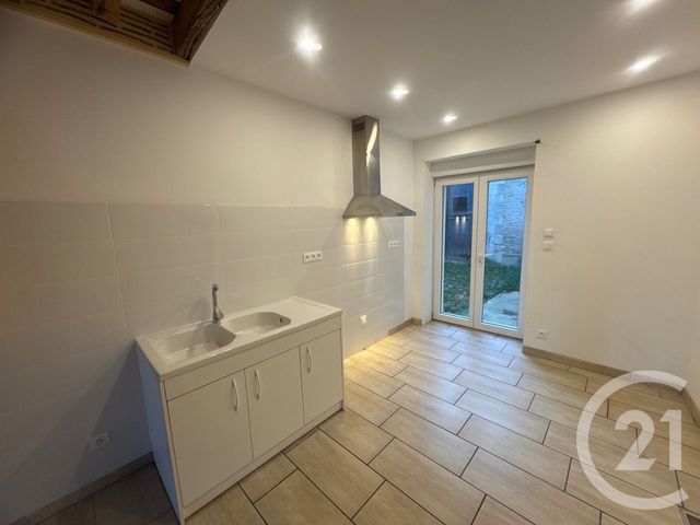 Maison &agrave; louer - 3 pi&egrave;ces - 76 m2 - Clamecy - 58 - BOURGOGNE