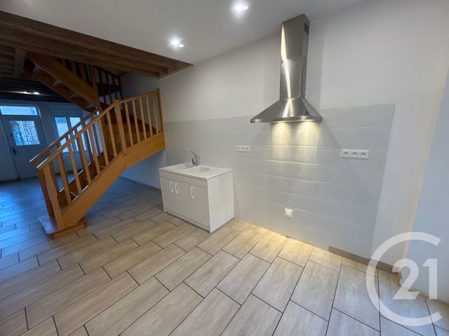 Maison &agrave; louer - 3 pi&egrave;ces - 76 m2 - Clamecy - 58 - BOURGOGNE