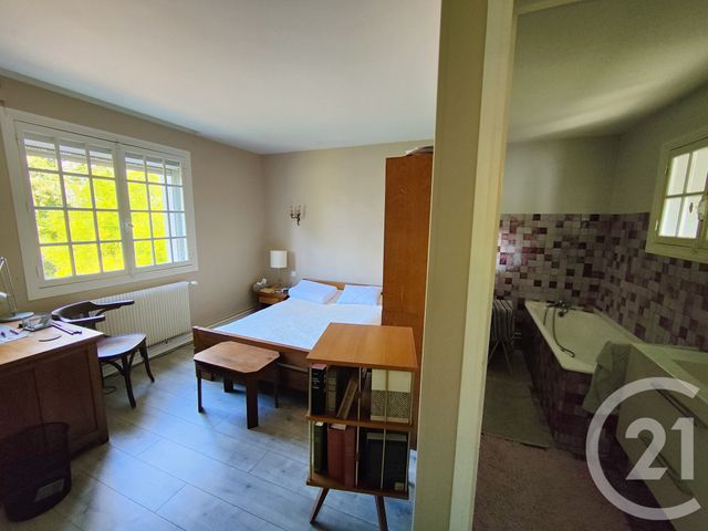 Maison &agrave; vendre - 7 pi&egrave;ces - 214,50 m2 - La Chapelle Montlinard - 18 - CENTRE
