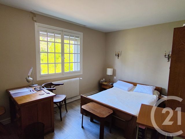 Maison &agrave; vendre - 7 pi&egrave;ces - 214,50 m2 - La Chapelle Montlinard - 18 - CENTRE