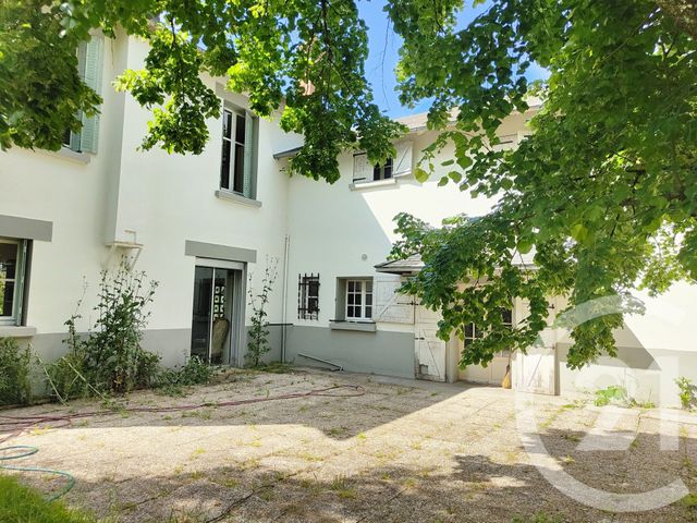 Maison &agrave; vendre - 7 pi&egrave;ces - 214,50 m2 - La Chapelle Montlinard - 18 - CENTRE