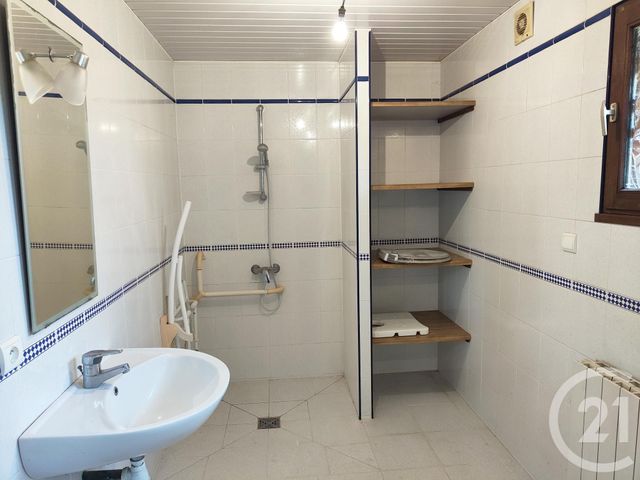 Maison à vendre - 7 pièces - 182 m2 - Feux - 18 - CENTRE