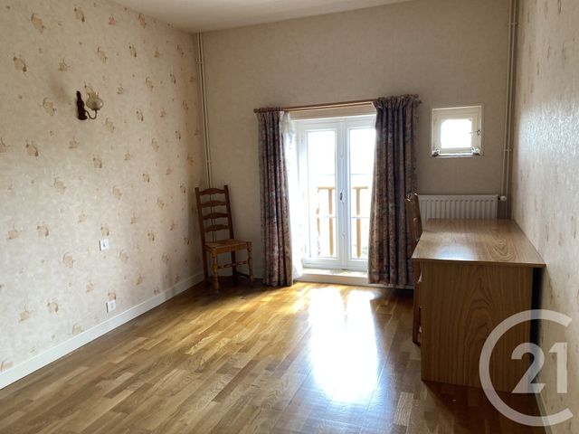 Maison à vendre - 9 pièces - 182 m2 - Sury En Vaux - 18 - CENTRE