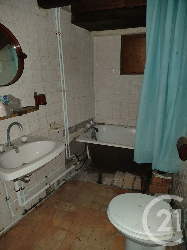 Maison à vendre - 3 pièces - 79 m2 - St Bouize - 18 - CENTRE