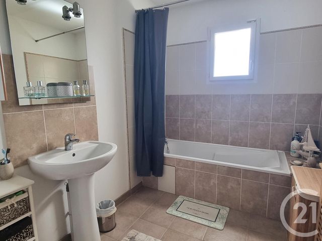 Maison à vendre - 5 pièces - 100 m2 - Veaugues - 18 - CENTRE