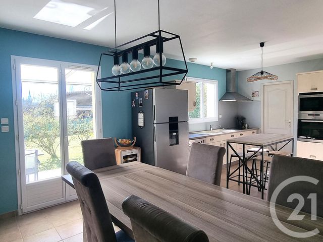 Maison à vendre - 5 pièces - 100 m2 - Veaugues - 18 - CENTRE