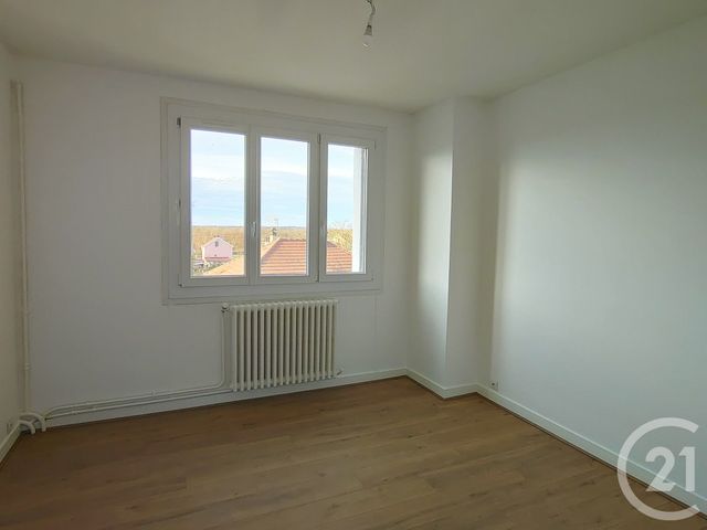 Appartement T3 à vendre - 4 pièces - 60 m2 - Cosne Cours Sur Loire - 58 - BOURGOGNE
