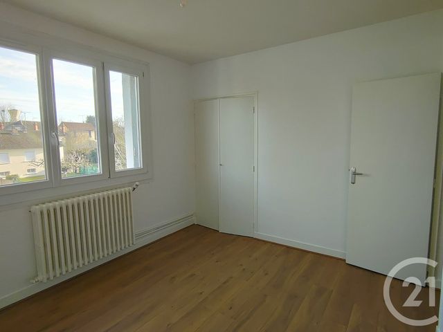 Appartement T3 à vendre - 4 pièces - 60 m2 - Cosne Cours Sur Loire - 58 - BOURGOGNE