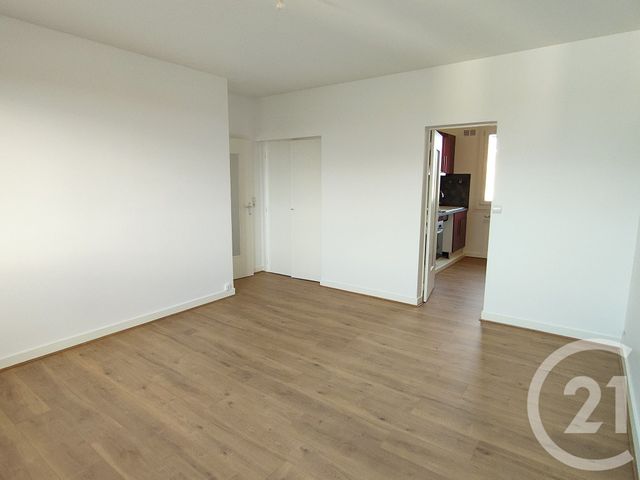 Appartement T3 à vendre - 4 pièces - 60 m2 - Cosne Cours Sur Loire - 58 - BOURGOGNE