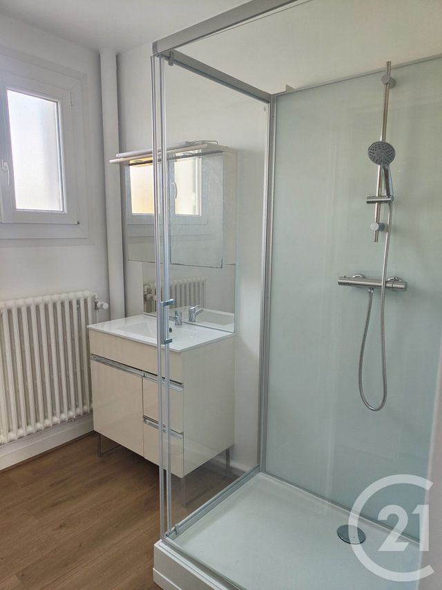 Appartement T3 à vendre - 4 pièces - 60 m2 - Cosne Cours Sur Loire - 58 - BOURGOGNE