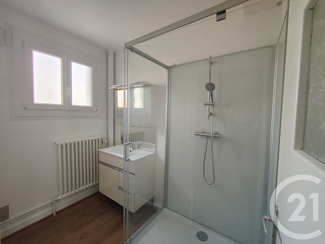 Appartement T3 à vendre - 4 pièces - 60 m2 - Cosne Cours Sur Loire - 58 - BOURGOGNE
