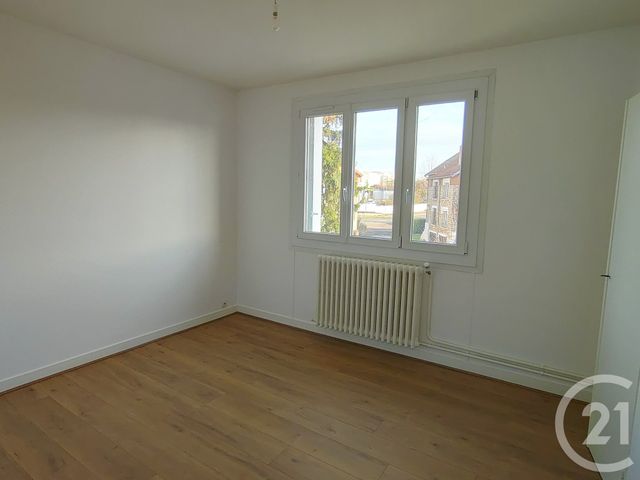 Appartement T3 à vendre - 4 pièces - 60 m2 - Cosne Cours Sur Loire - 58 - BOURGOGNE