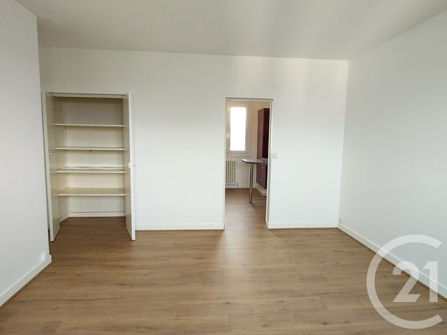 Appartement T3 à vendre - 4 pièces - 60 m2 - Cosne Cours Sur Loire - 58 - BOURGOGNE