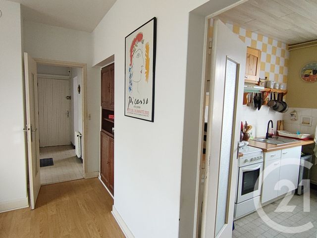 Appartement T3 à vendre - 4 pièces - 60 m2 - Cosne Cours Sur Loire - 58 - BOURGOGNE
