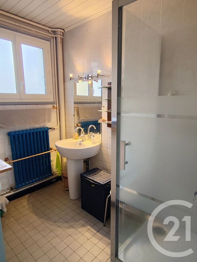 Appartement T3 à vendre - 4 pièces - 60 m2 - Cosne Cours Sur Loire - 58 - BOURGOGNE