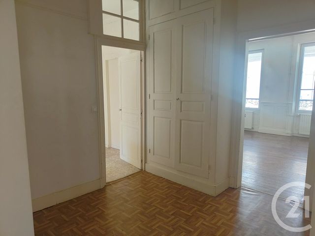 Appartement T4 &agrave; vendre - 5 pi&egrave;ces - 82,50 m2 - Cosne Cours Sur Loire - 58 - BOURGOGNE