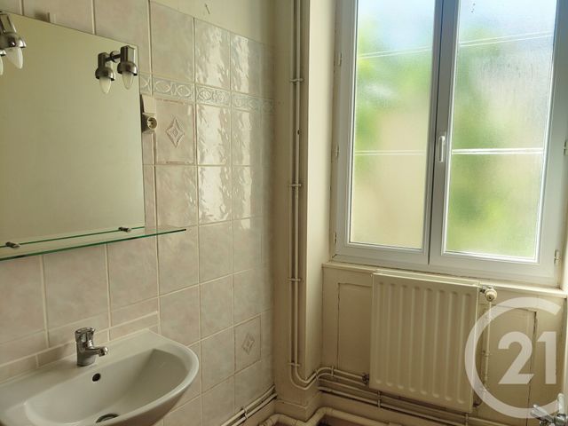 Appartement T4 &agrave; vendre - 5 pi&egrave;ces - 82,50 m2 - Cosne Cours Sur Loire - 58 - BOURGOGNE