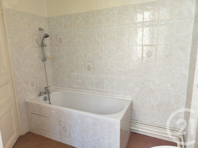 Appartement T4 &agrave; vendre - 5 pi&egrave;ces - 82,50 m2 - Cosne Cours Sur Loire - 58 - BOURGOGNE