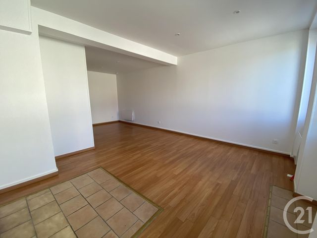 Maison &agrave; vendre - 4 pi&egrave;ces - 80 m2 - Sens Beaujeu - 18 - CENTRE