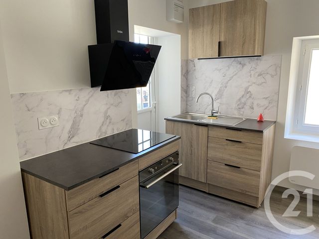 Maison &agrave; vendre - 4 pi&egrave;ces - 80 m2 - Sens Beaujeu - 18 - CENTRE