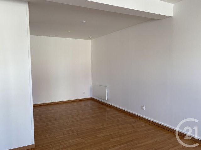 Maison &agrave; vendre - 4 pi&egrave;ces - 80 m2 - Sens Beaujeu - 18 - CENTRE