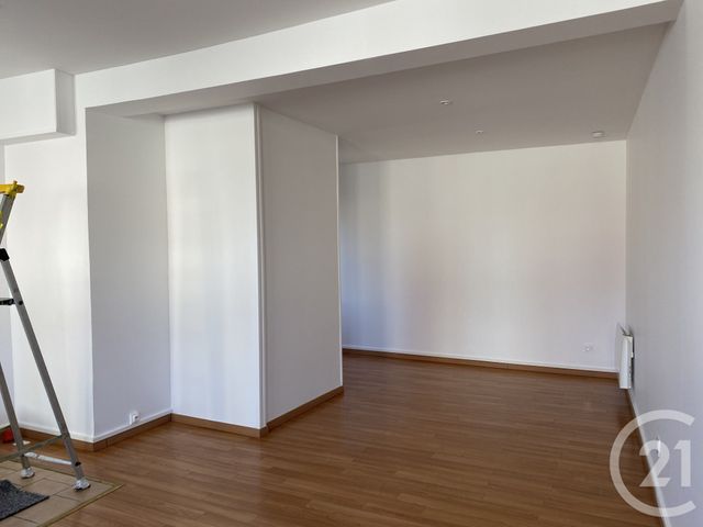 Maison &agrave; vendre - 4 pi&egrave;ces - 80 m2 - Sens Beaujeu - 18 - CENTRE