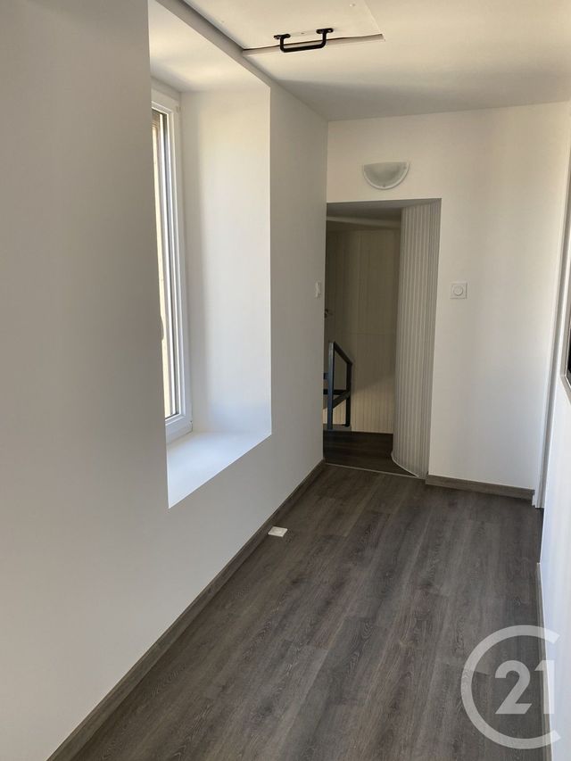 Maison &agrave; vendre - 4 pi&egrave;ces - 80 m2 - Sens Beaujeu - 18 - CENTRE